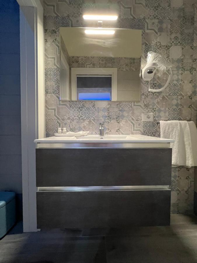 Gioia Toledo Bed & Breakfast เนเปิลส์ ภายนอก รูปภาพ